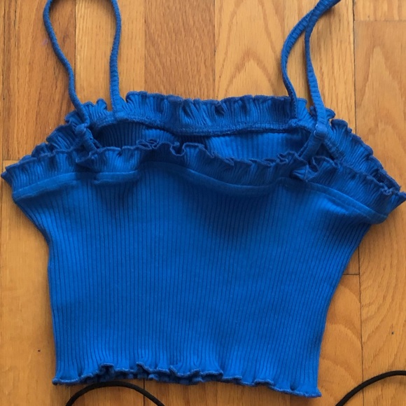 Bundle of crop tops - Picture 5 of 11